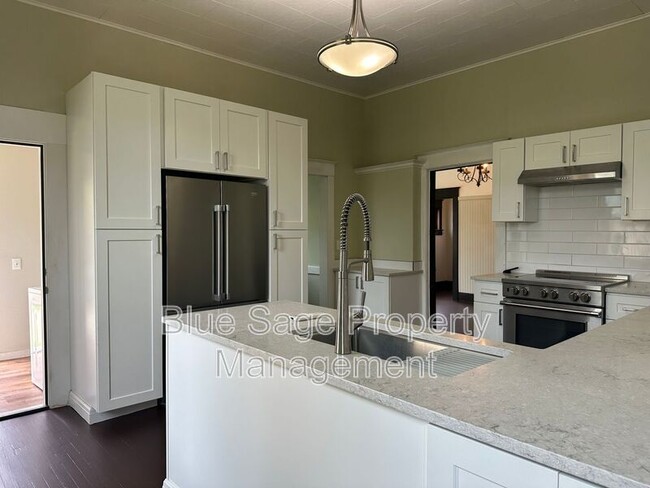 Building Photo - 1226 Tremont St