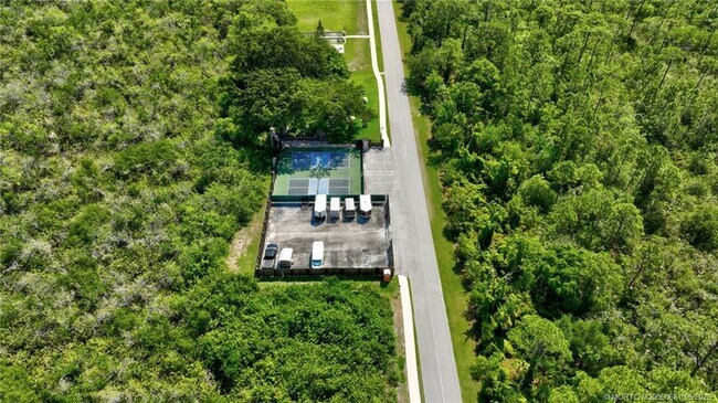 Building Photo - 480 SW South River Dr