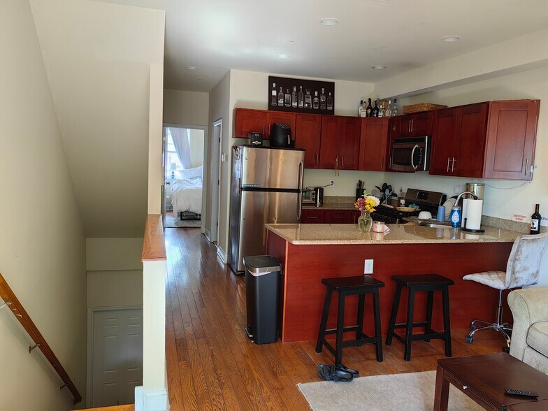 Building Photo - 1708 Fontain St