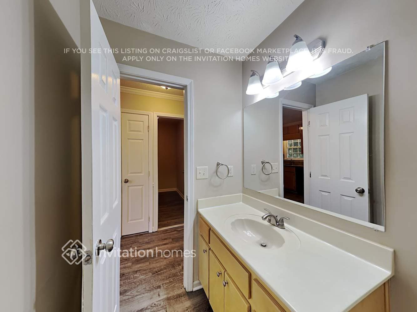 Building Photo - 1902 Pond Ridge Ct
