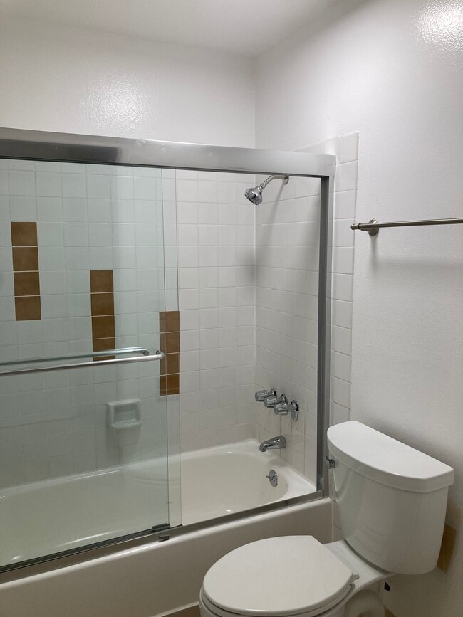 Building Photo - Roberts Rochester