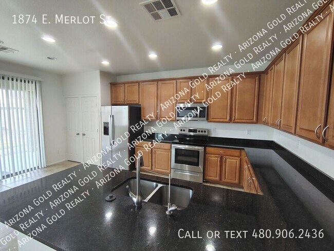 Building Photo - 1874 E Merlot St