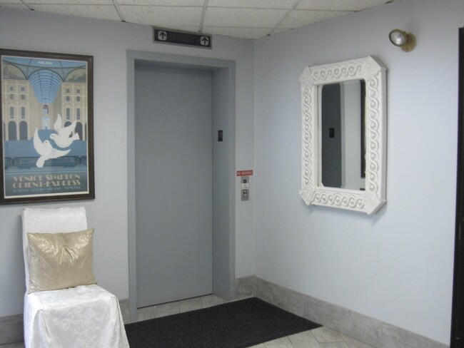 Building Photo - 677 Quincy Shore Dr