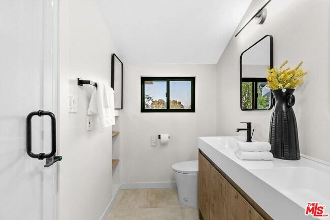 Building Photo - 5132 Escobedo Dr