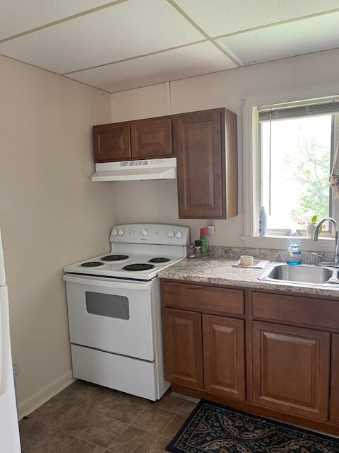 eat in kitchen - 195 S Main St