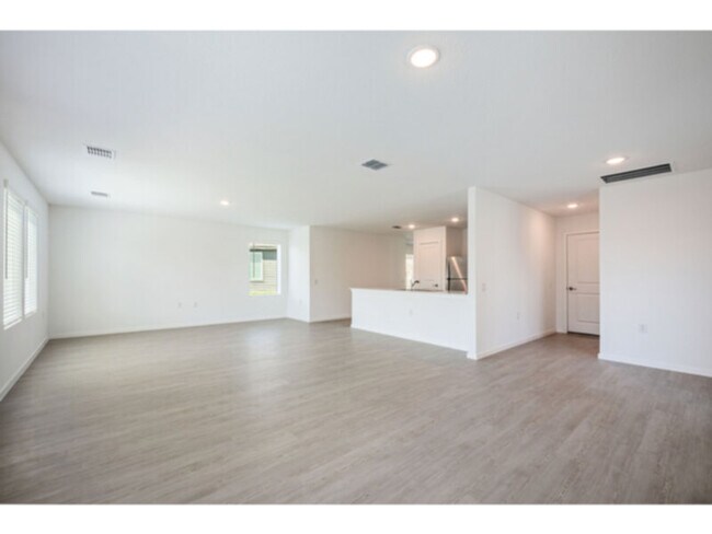 Building Photo - 10802 Soupe Cove