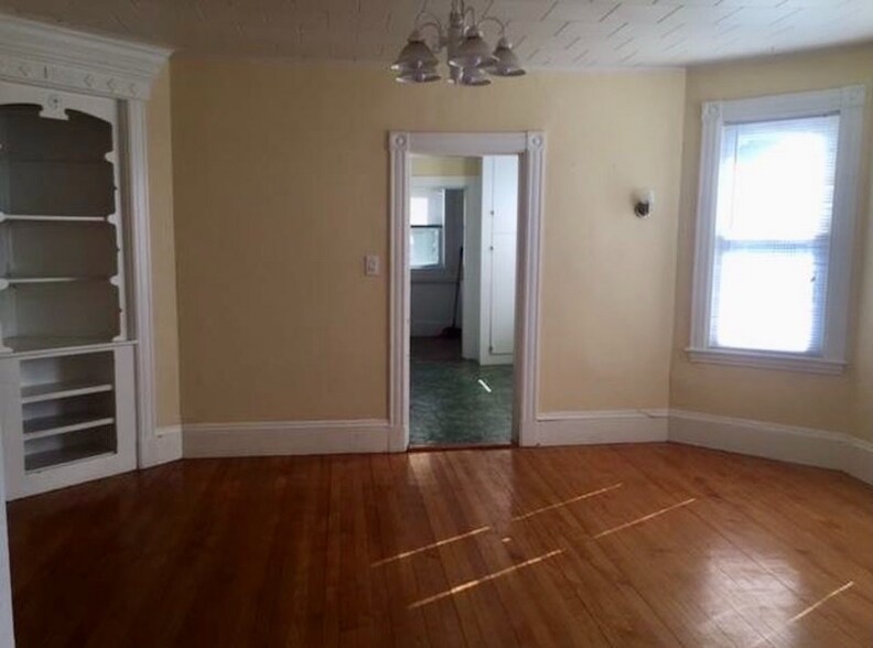 Building Photo - 166 Kendrick Ave