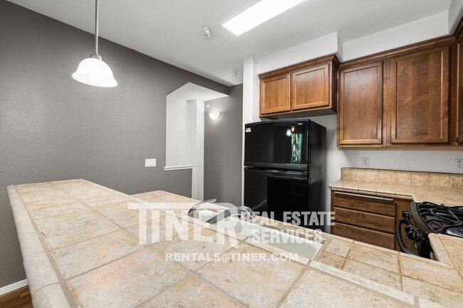 Building Photo - 2001 Club Center Dr