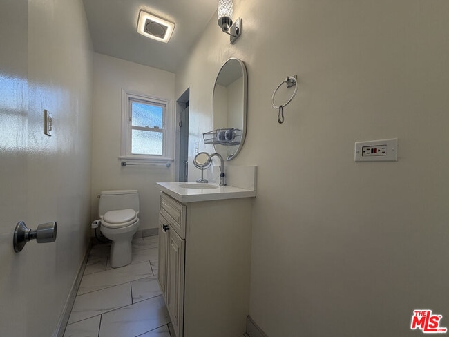 Building Photo - 6223 Enfield Ave