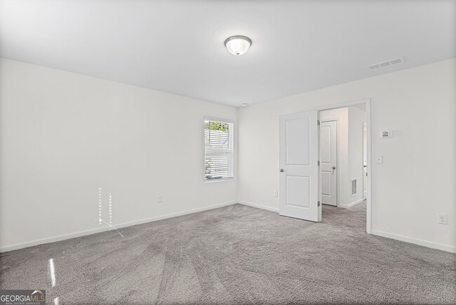 Building Photo - 352 Penn Sta Wy