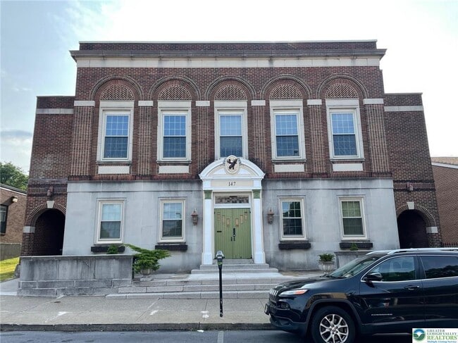 Primary Photo - 143 S 4th St