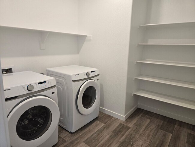 Building Photo - 3 BR 2 BA New Build home available 5/3