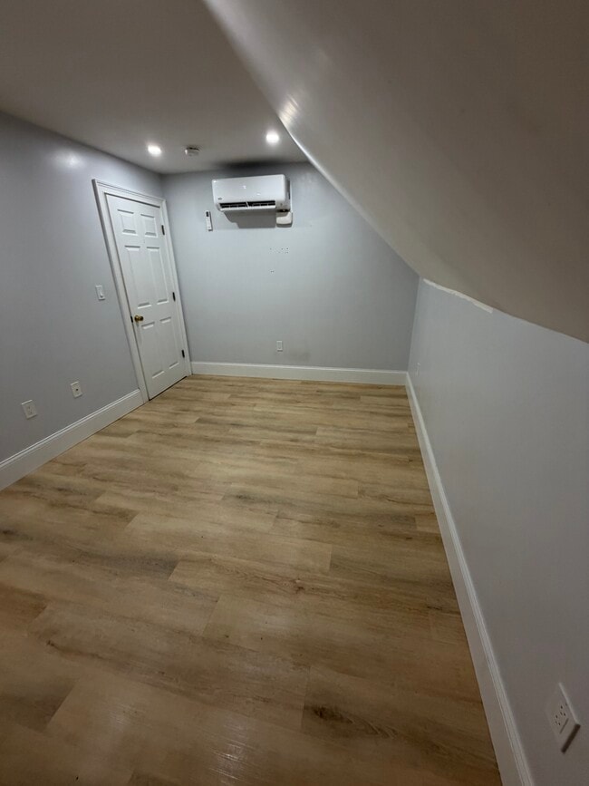 Building Photo - 12 Chestnut Ave