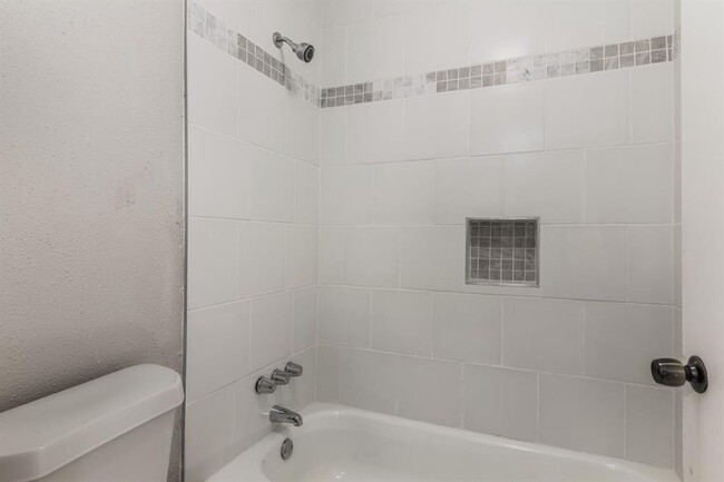 Building Photo - 10555 Turtlewood Ct