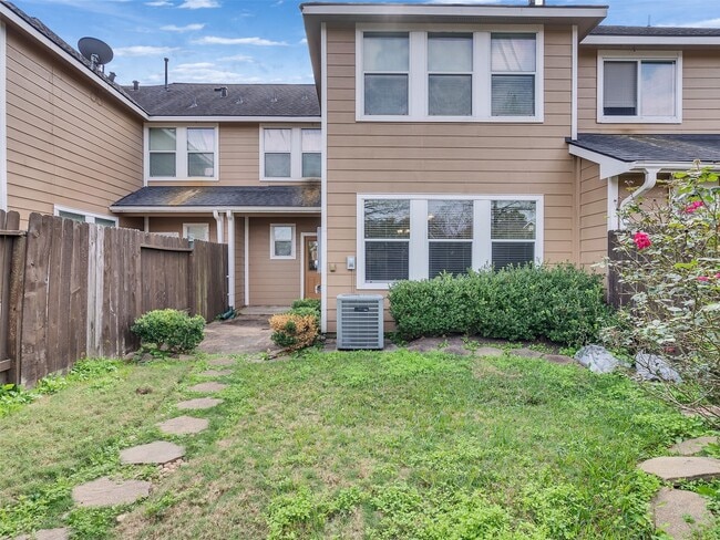 Building Photo - 13035 Jasmine Park Ln