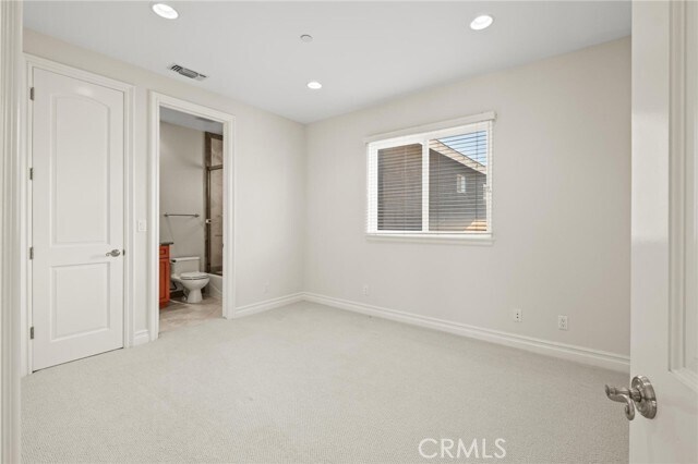Building Photo - 711 N Paulina Ave