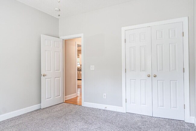 Building Photo - 167 Laurel Oak Ln