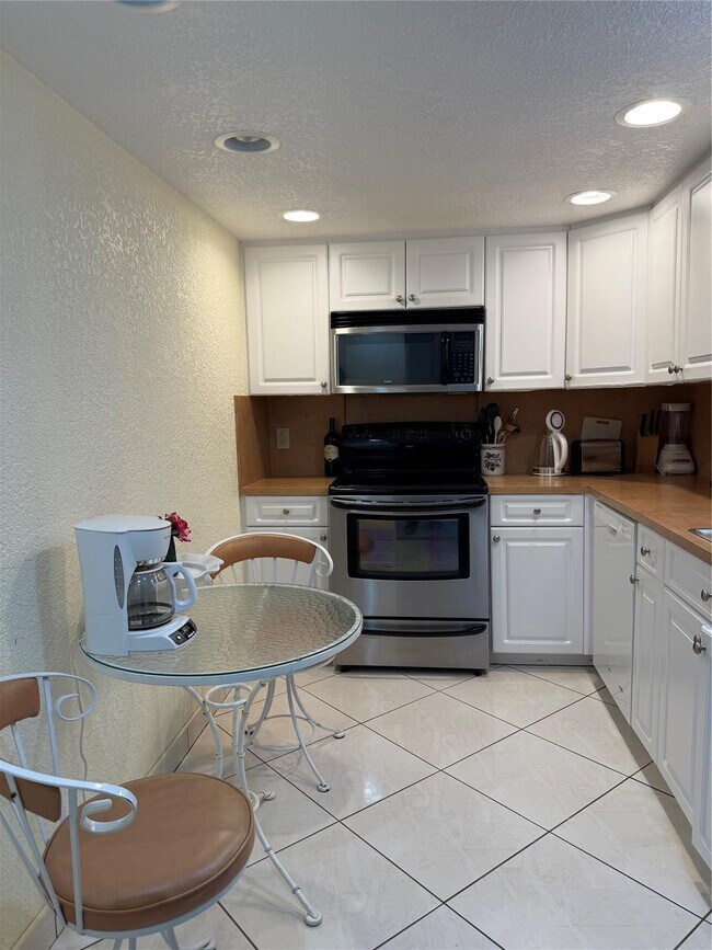 Building Photo - 101 Briny Ave