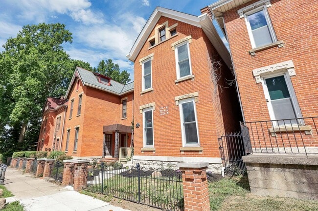 Building Photo - 42 King Ave