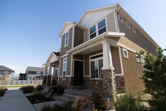 Building Photo - 214 Springtime Dr