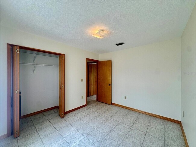 Building Photo - 709 S Lake Starr Blvd