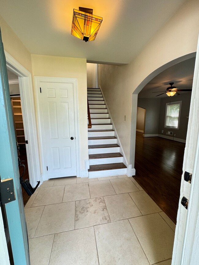 Building Photo - Beautifully Remodeled 4-Bedroom Home with ...