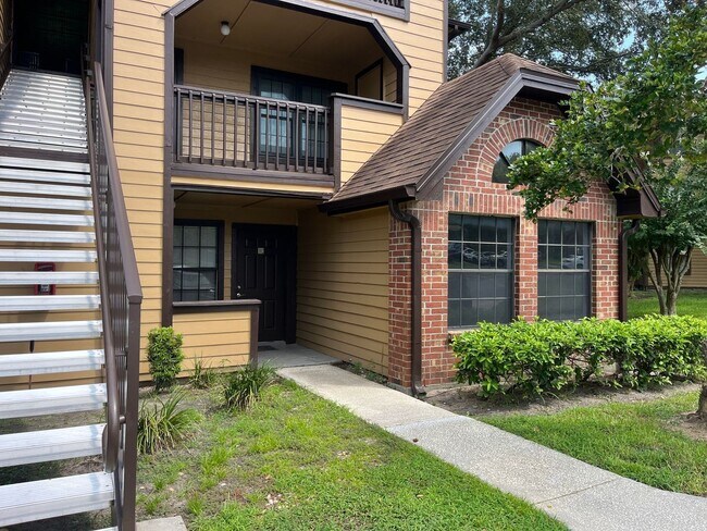 Building Photo - 315 Lakepointe Dr