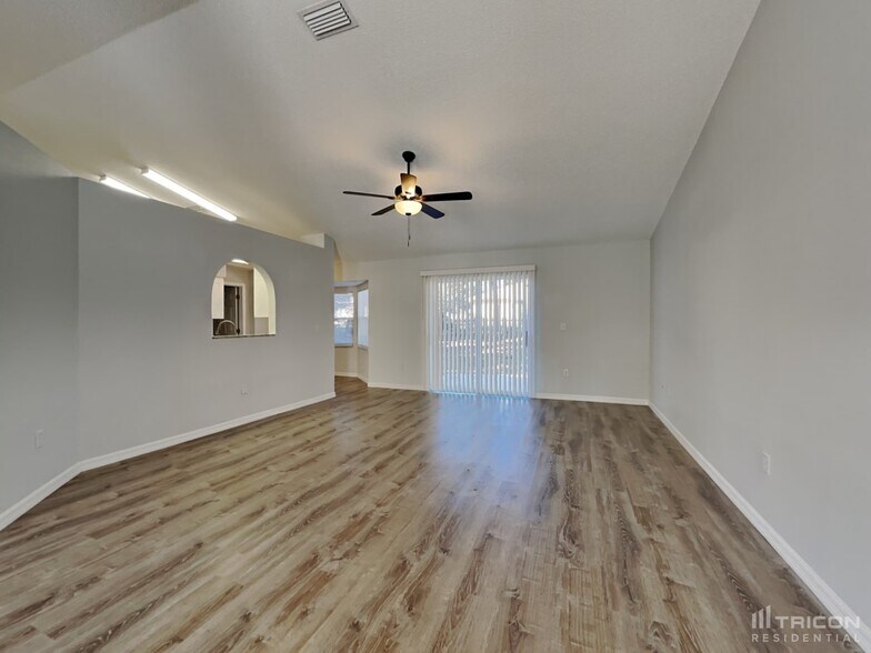 Building Photo - 12285 Villa Rd