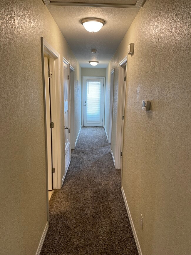 Building Photo - 5200 Arrowhead Rd