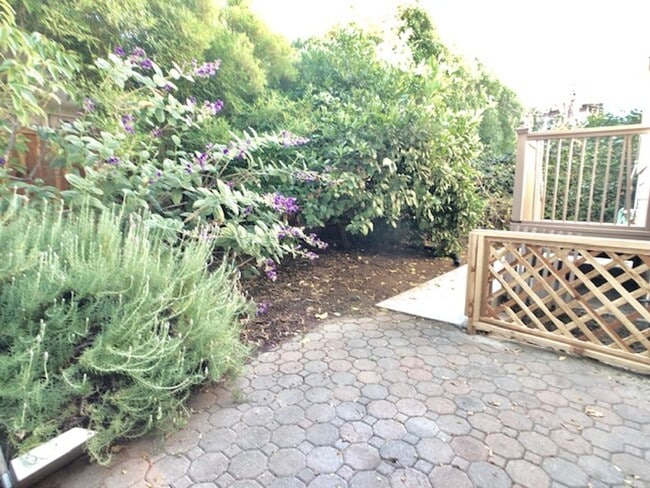 Building Photo - 1612 Gould Ct