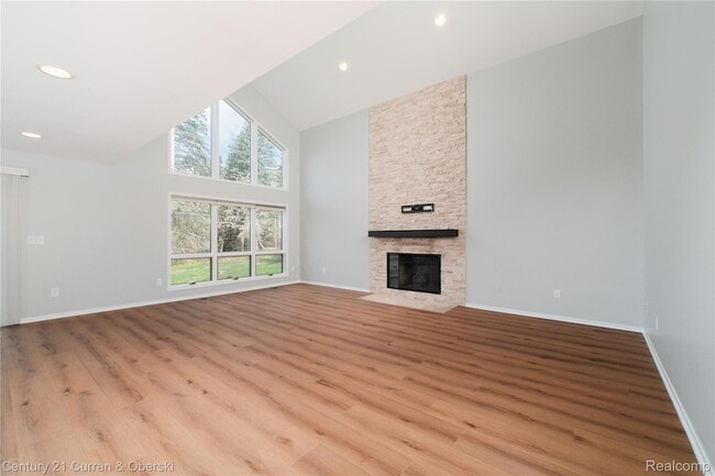 Building Photo - 1083 N Livernois Rd