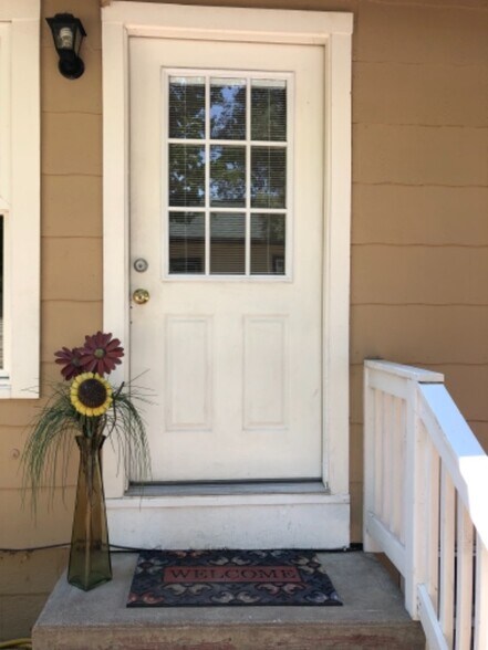 Primary Photo - 1213 Maple St