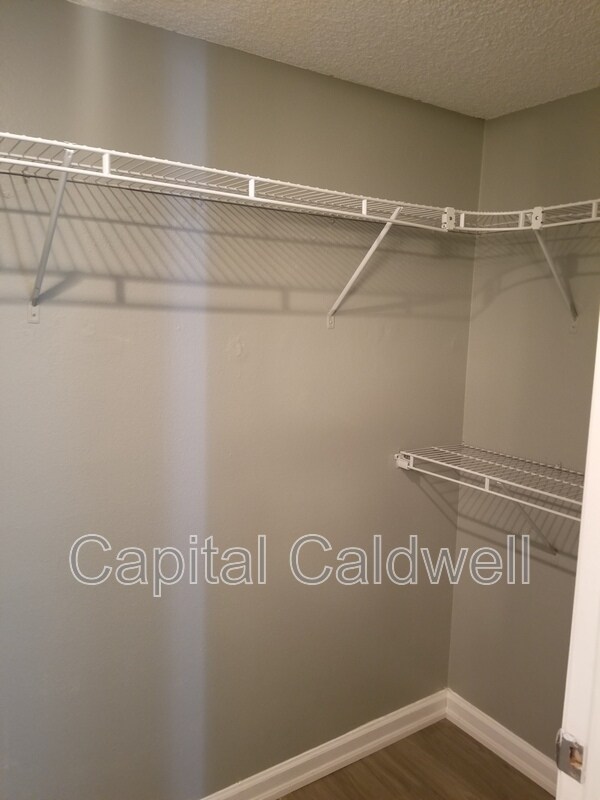 Building Photo - 2500 Winding Creek Blvd