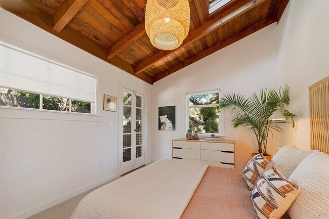 Building Photo - Beautiful Lincoln Heights Retreat W/ Chef’s Kitchen & Expansive Deck