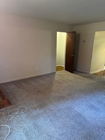 Building Photo - 219 W Elm St