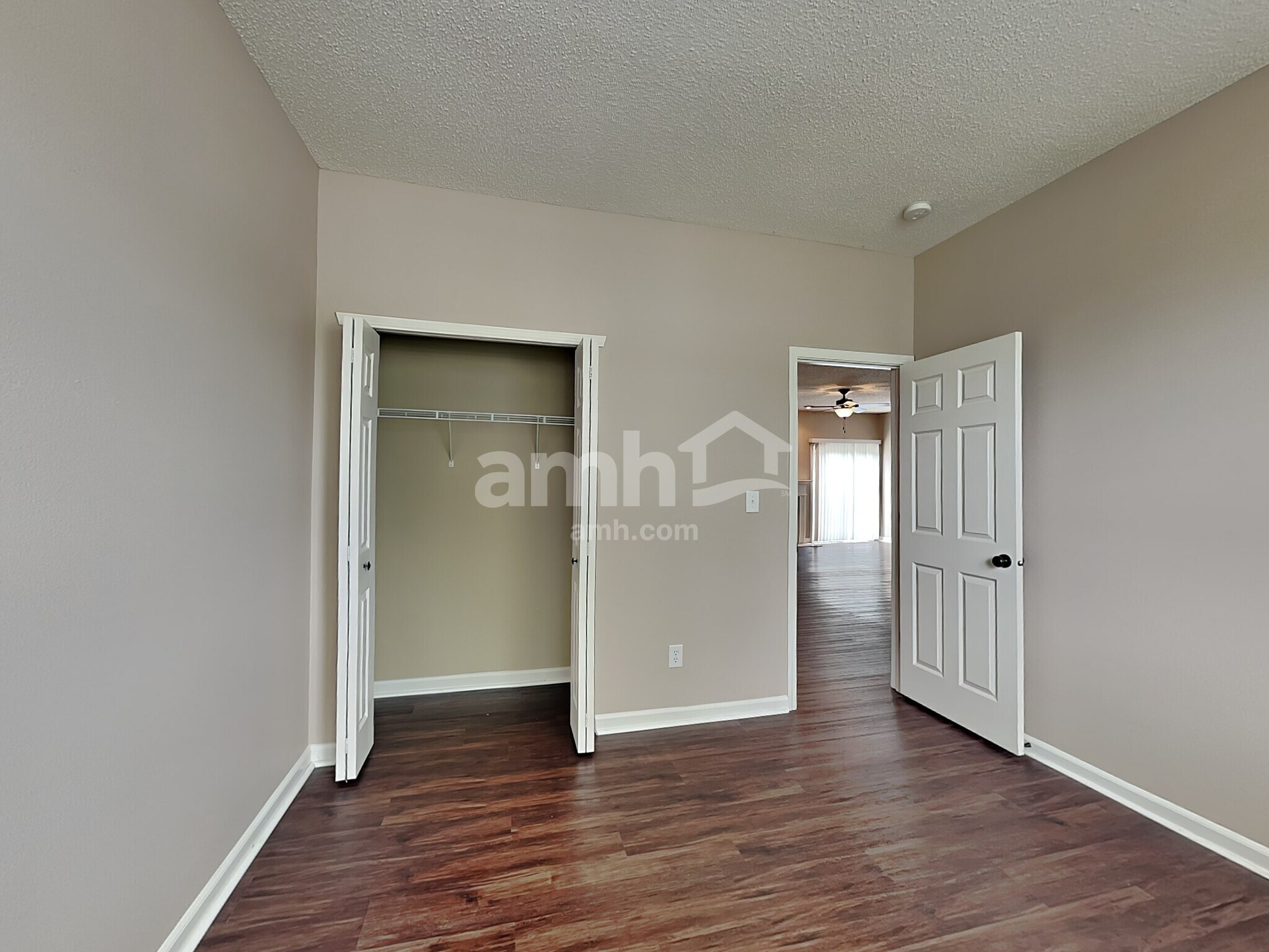 Building Photo - 5425 Wood Hollow Dr