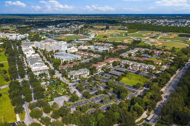Building Photo - 1203 Town Center Dr