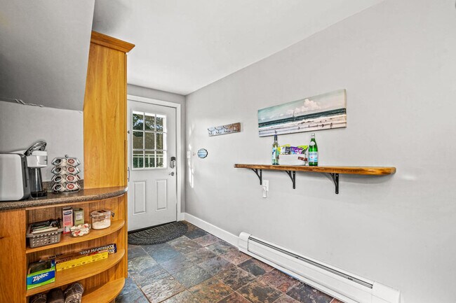 Building Photo - 146 Vassall St