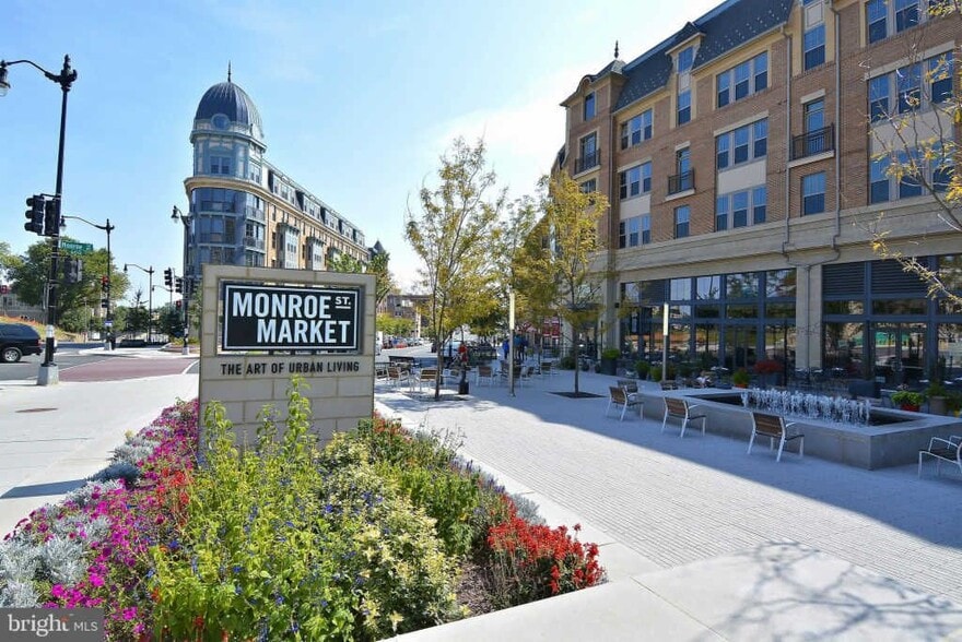 Walking distance to Catholic University, and restaurants and stores at the Arts Walk and Monroe St Market - 3719 12th St NE