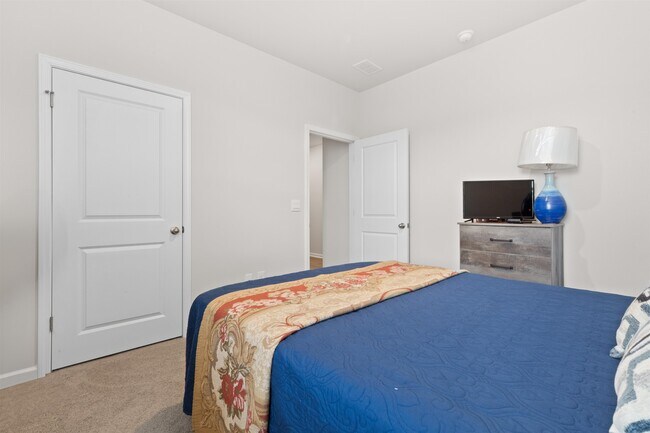 Building Photo - 428 Bearskin Ct