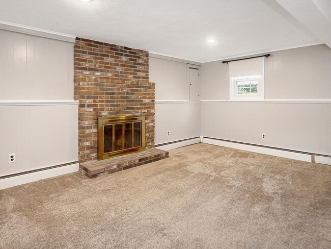 Building Photo - 14 Endmoor Rd
