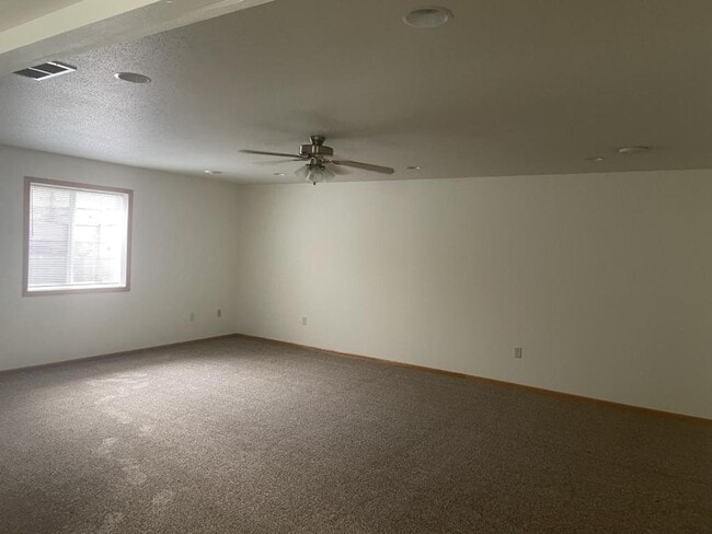 Building Photo - 642 Angel Ct