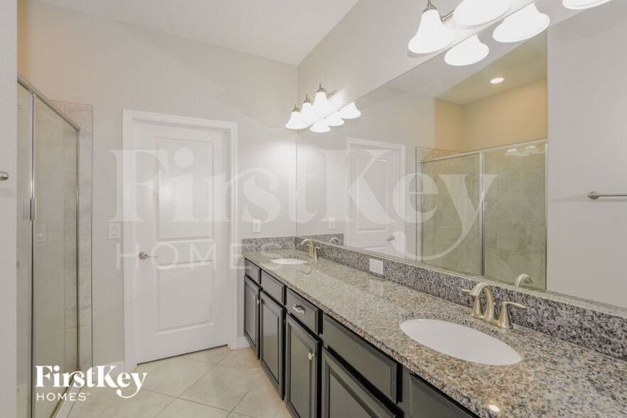 Building Photo - 9835 Ivory Dr