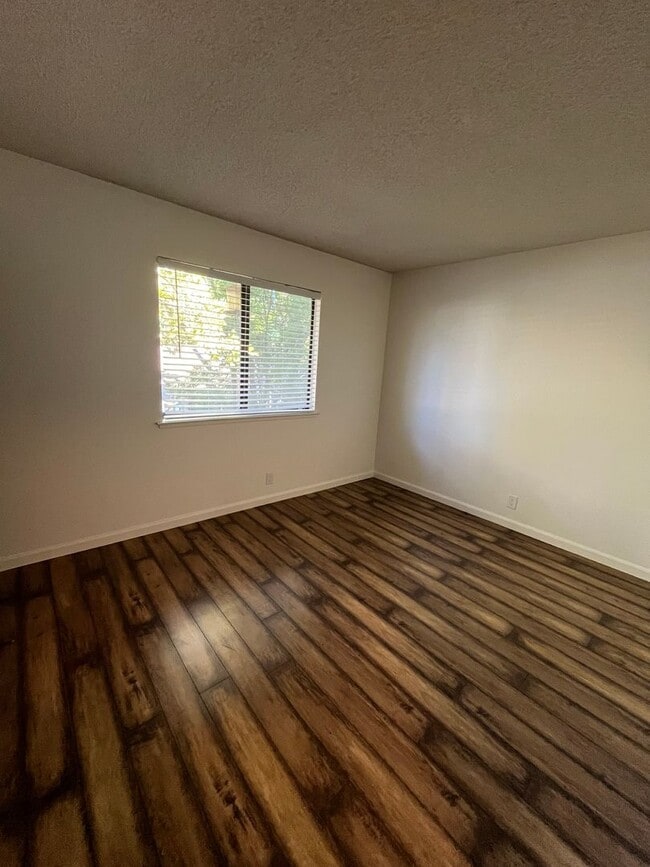 Building Photo - 2 Story condo in North Davis