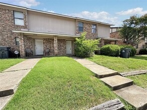 Building Photo - 1024 Southmoor Dr