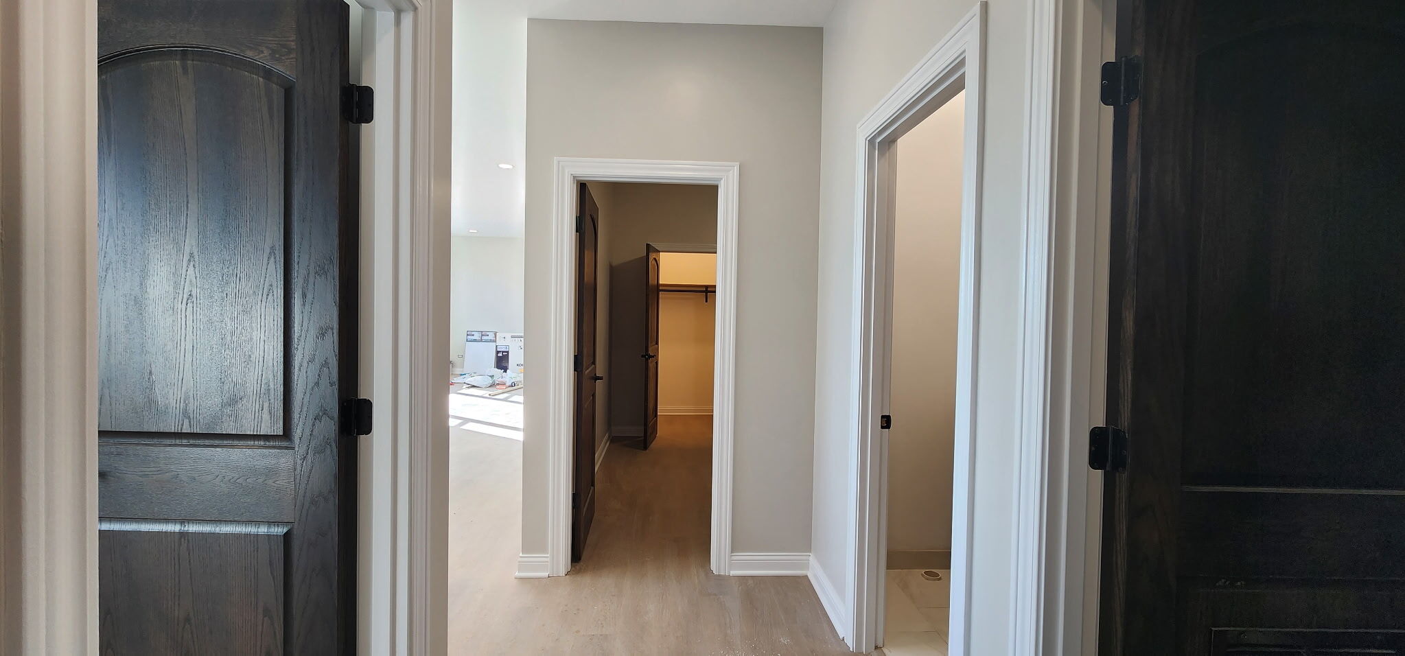 Building Photo - 2552 S Central Park Ave