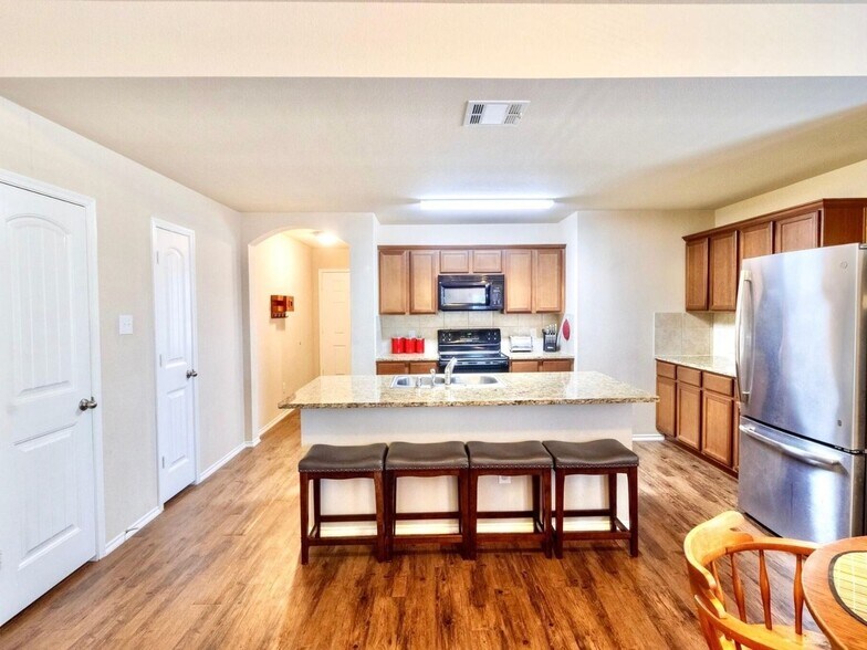 Building Photo - 1407 Pampa Grass Dr