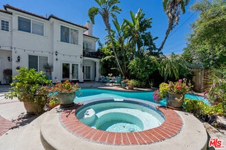 Building Photo - 4544 Tobias Ave