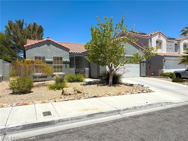 Building Photo - 9824 Garamound Ave