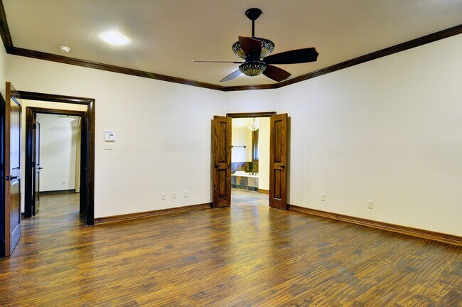 Building Photo - 3407 Penticost St